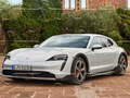 게임 Porsche Taycan 4S Cross Puzzle